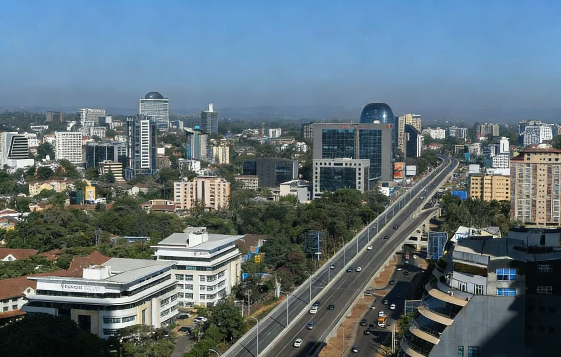 Kenya 12-meter smart solar street light project