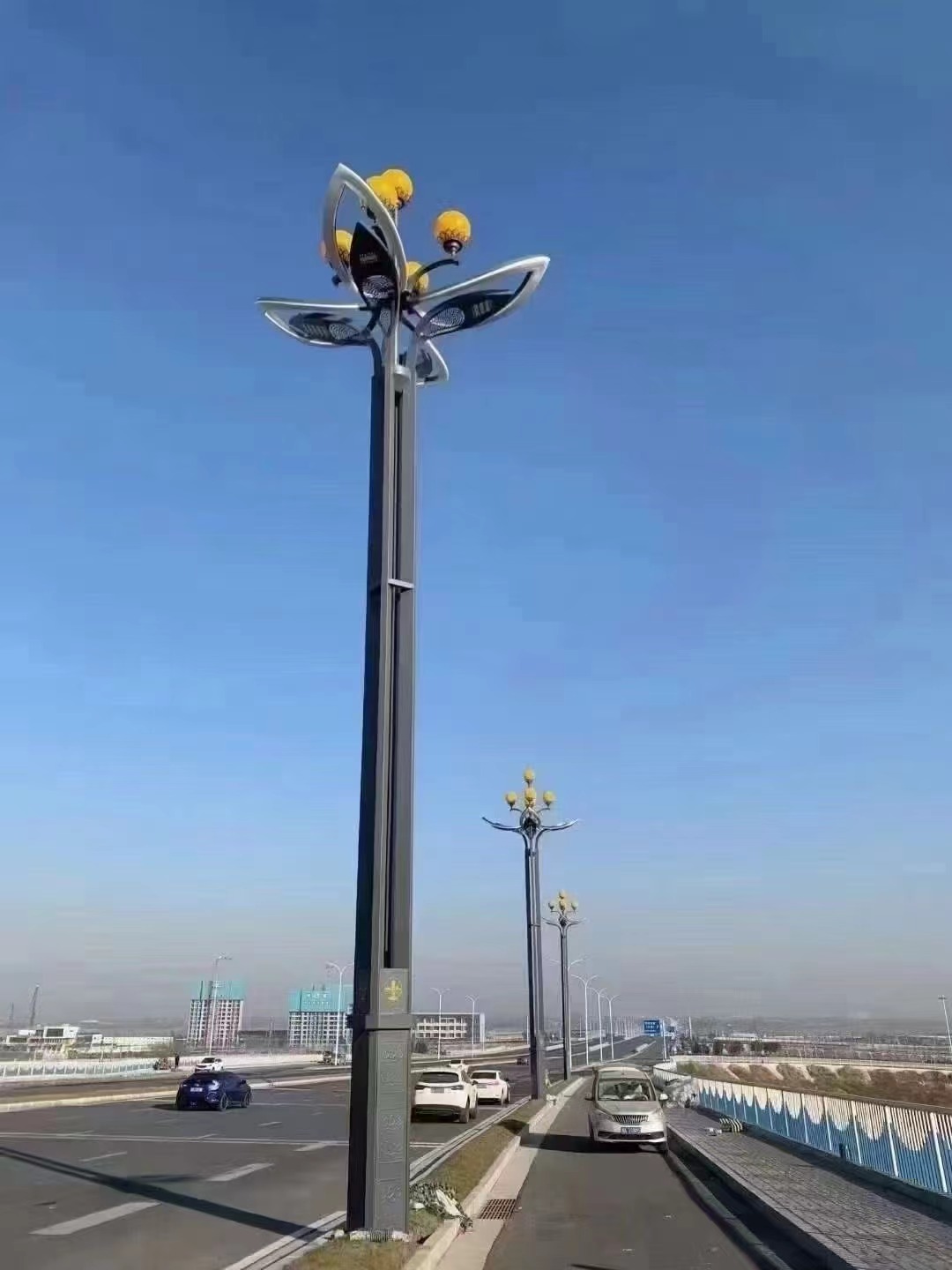 Solar Streetlights in Newly Developed Areas on the Outskirts of Latin-American-Cities: Application Scenarios of Hybrid Power Supply